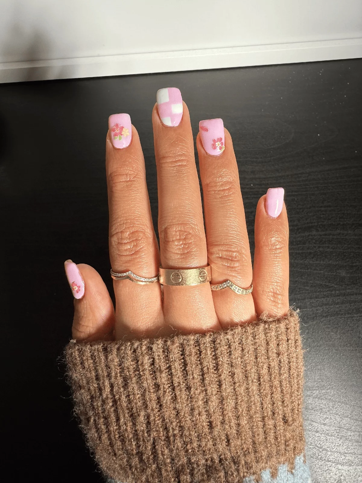 gut gepflegte Maniküre in Rosa - Frühlingsnägel 2025 