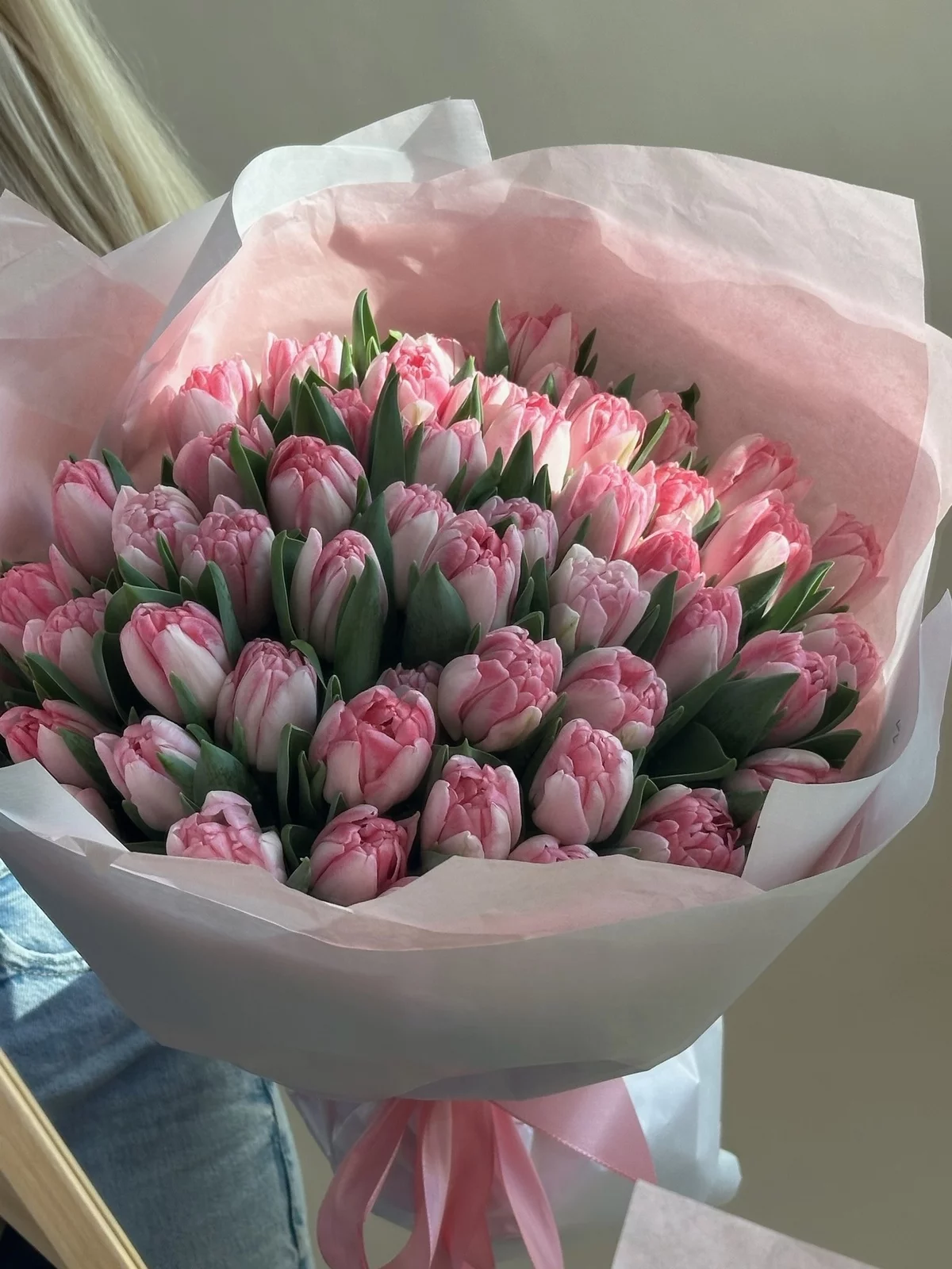 herrlicher Tulpenstrauß - viele rosa Tulpen im Bouquet