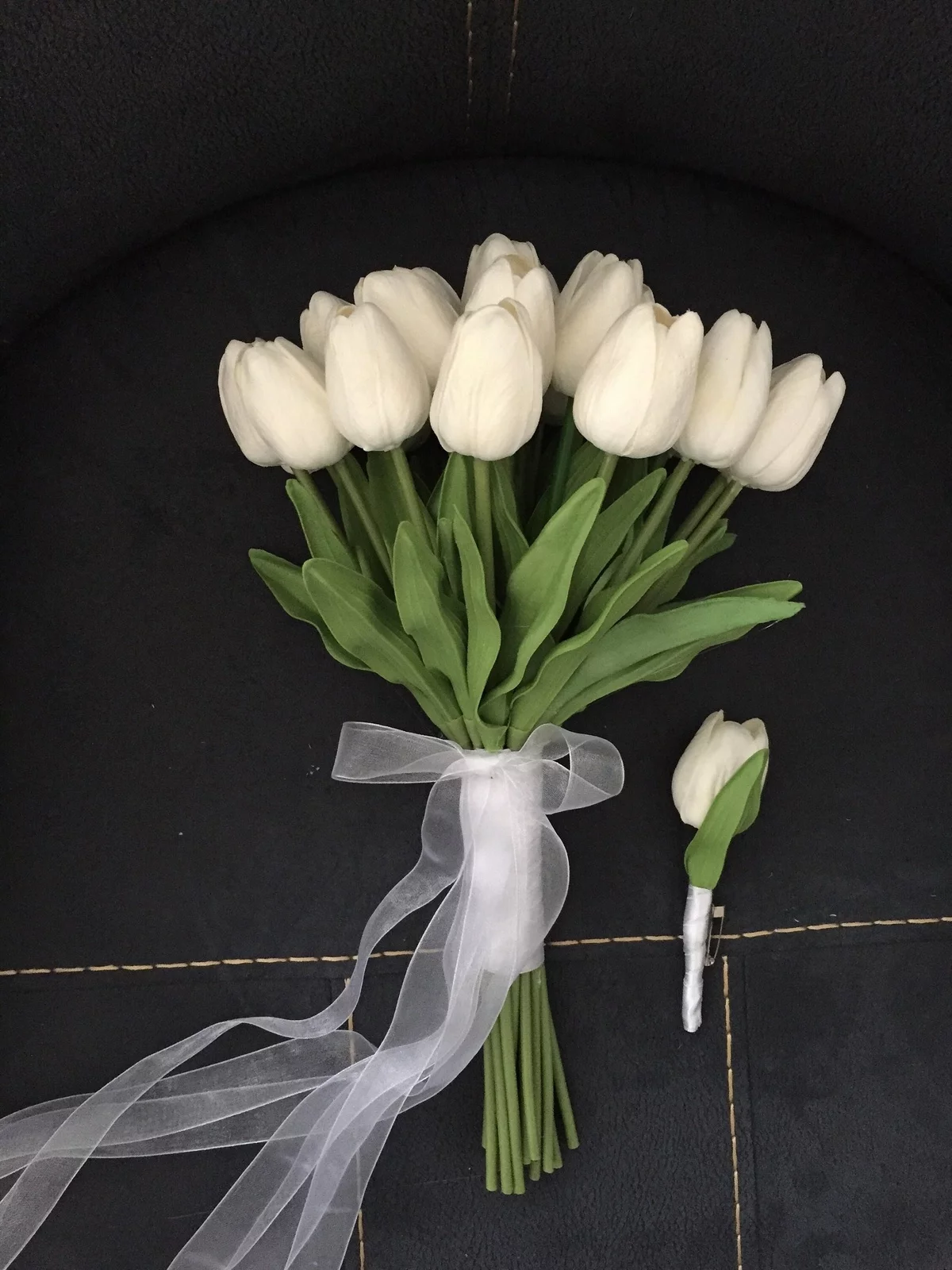 prächtiger Tulpenstrauß aus weißen Tulpen ideal für eine Braut