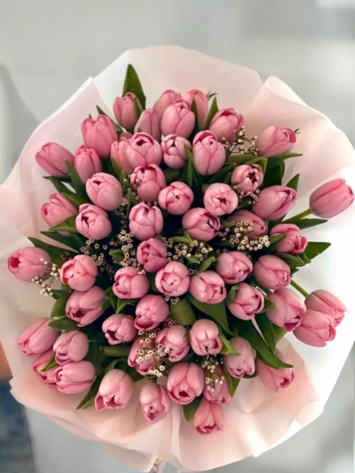 herrlicher Tulpenstrauß aus rosa Blumen