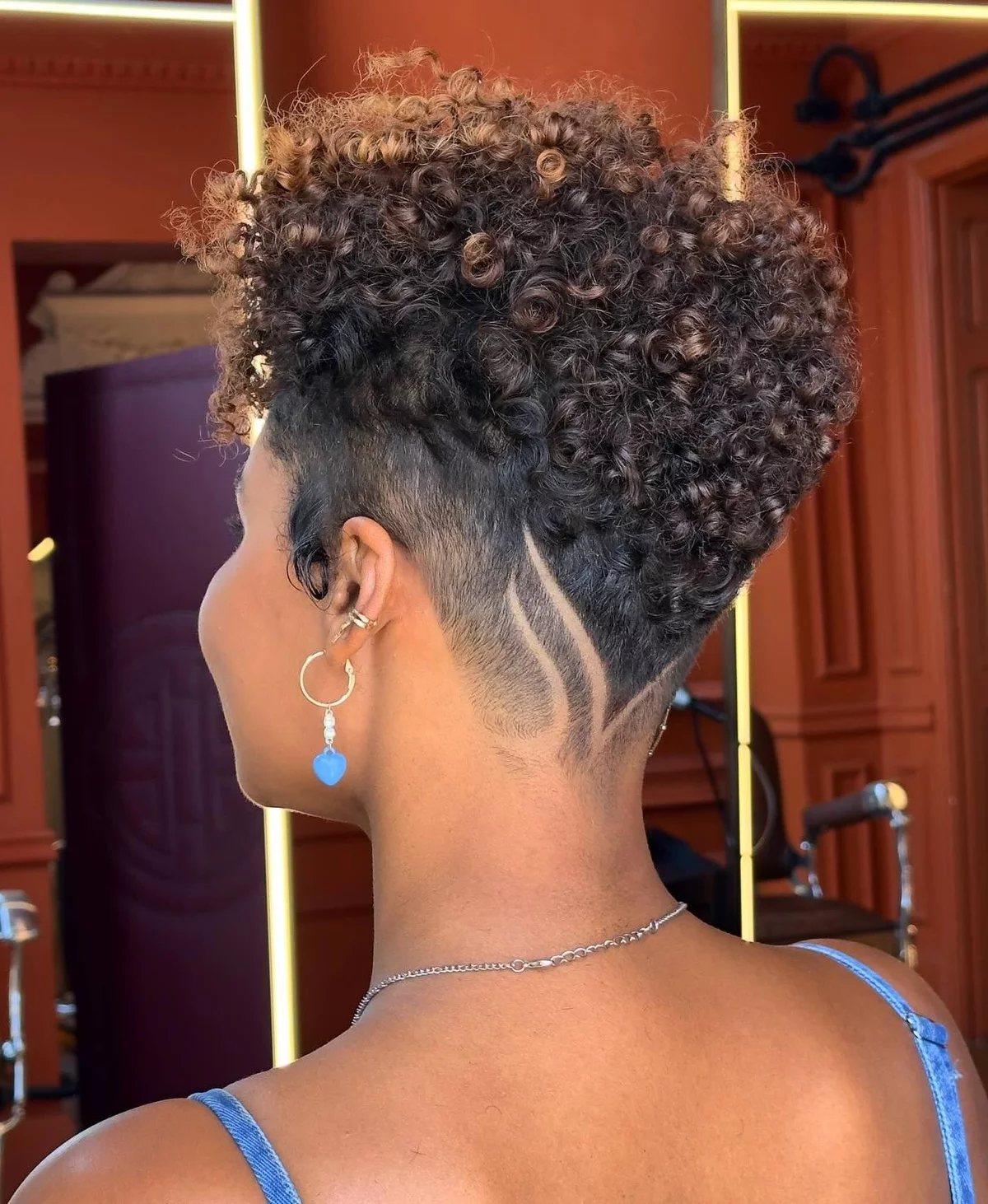 Pixie für lockiges Haar