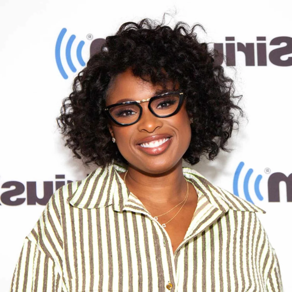 woman short haircuts_16