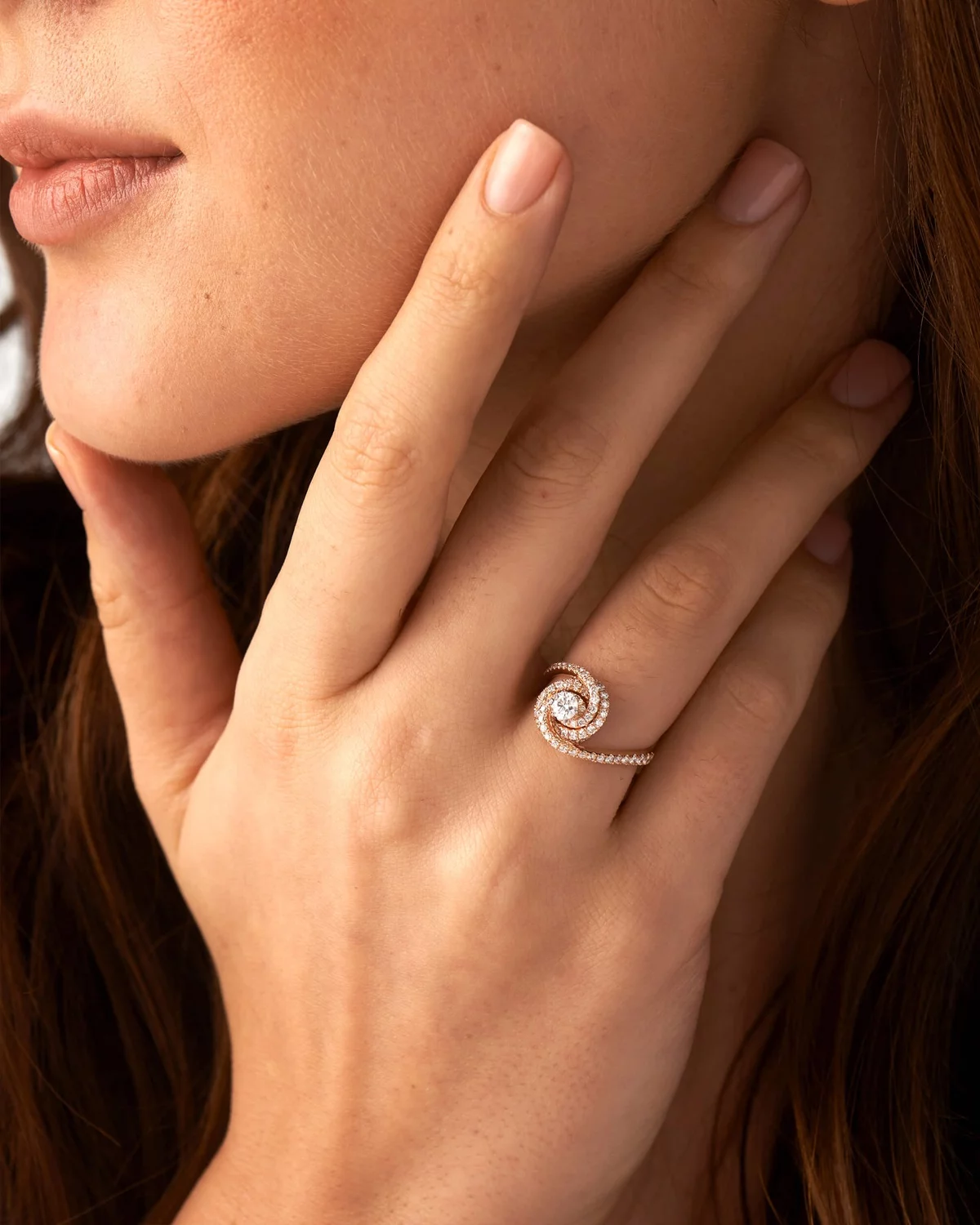 sehr interessantes Modell Verlobungsring Frau in Spiralenform 