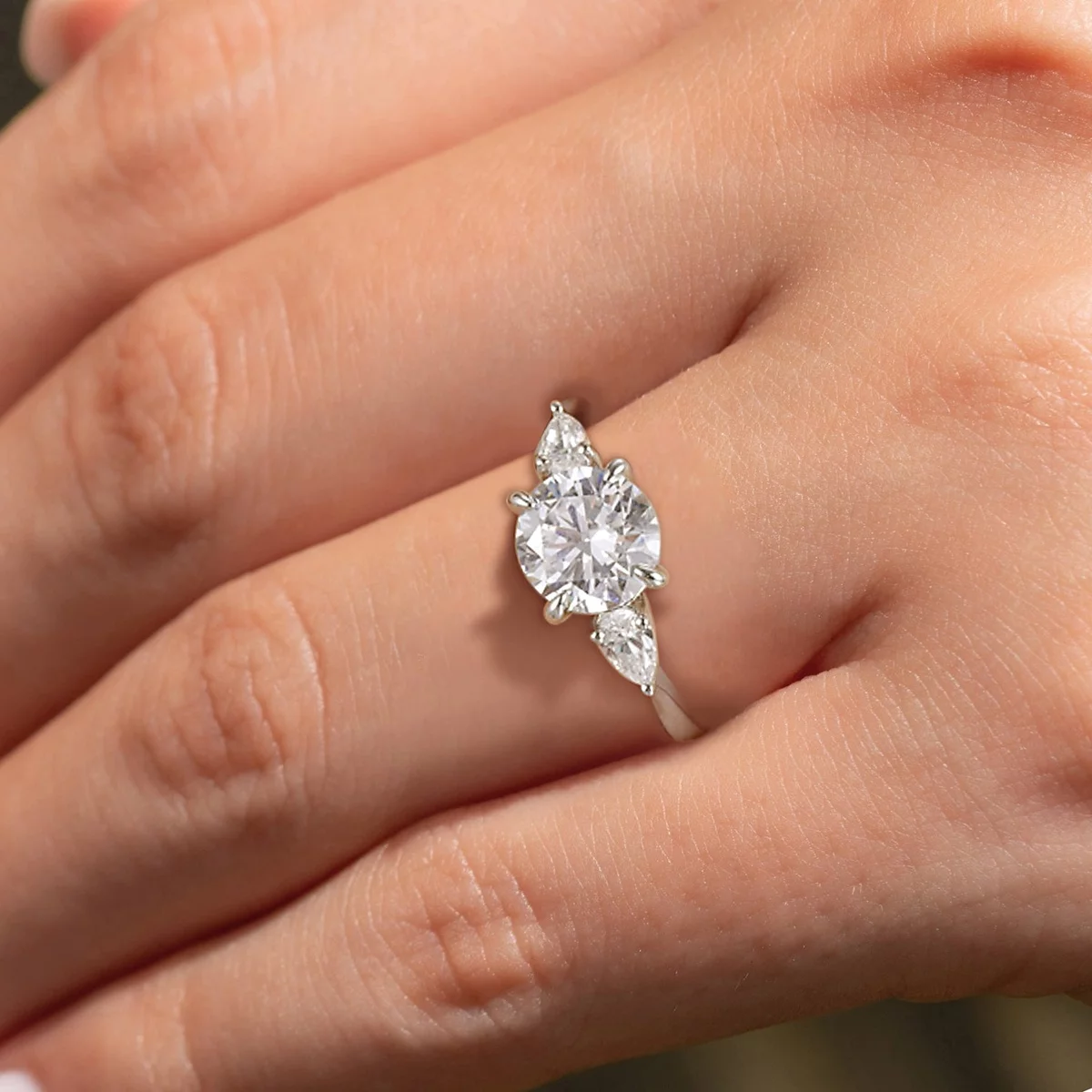 Verlobungsring Frau aus Platin mit Diamanten 