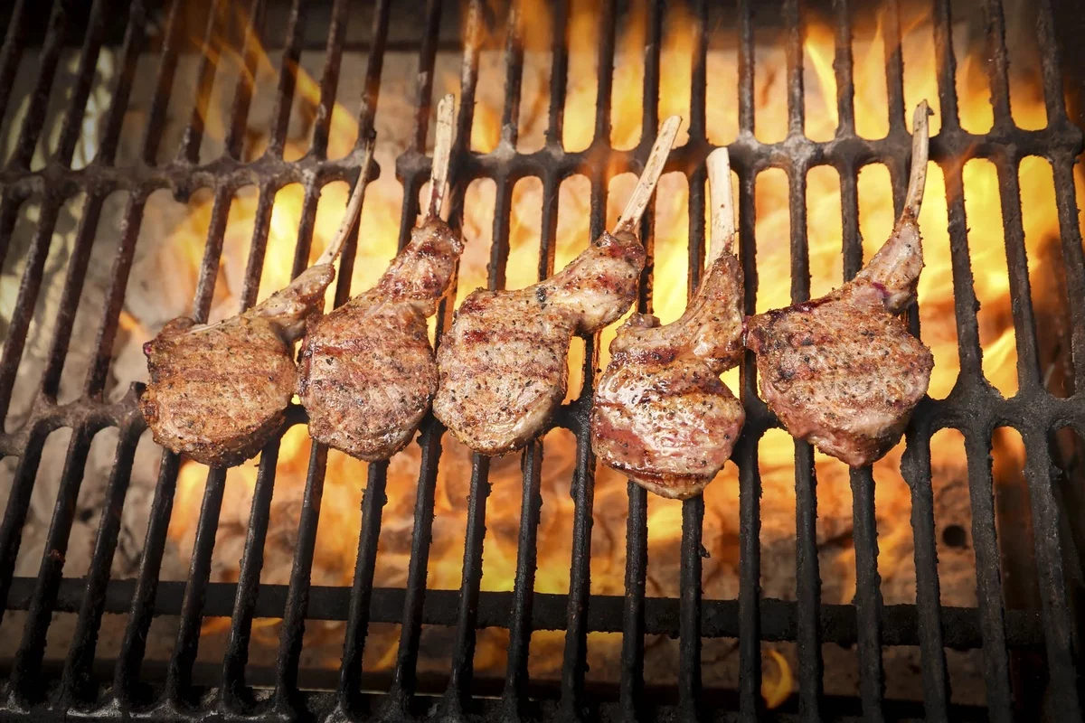 Keulen auf dem Rost - schmackhafte Grillrezepte 