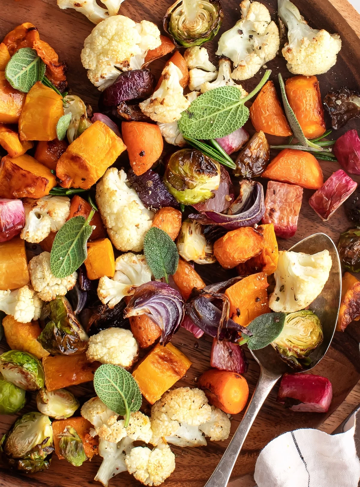 Karfiol, Karotten, Rosenkohl vom Grill - leichte Salate zum Grillen