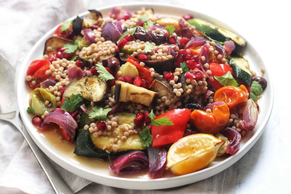 gegrilltes Gemüse mit Kichererbsen - leichte Salate zum Grillen