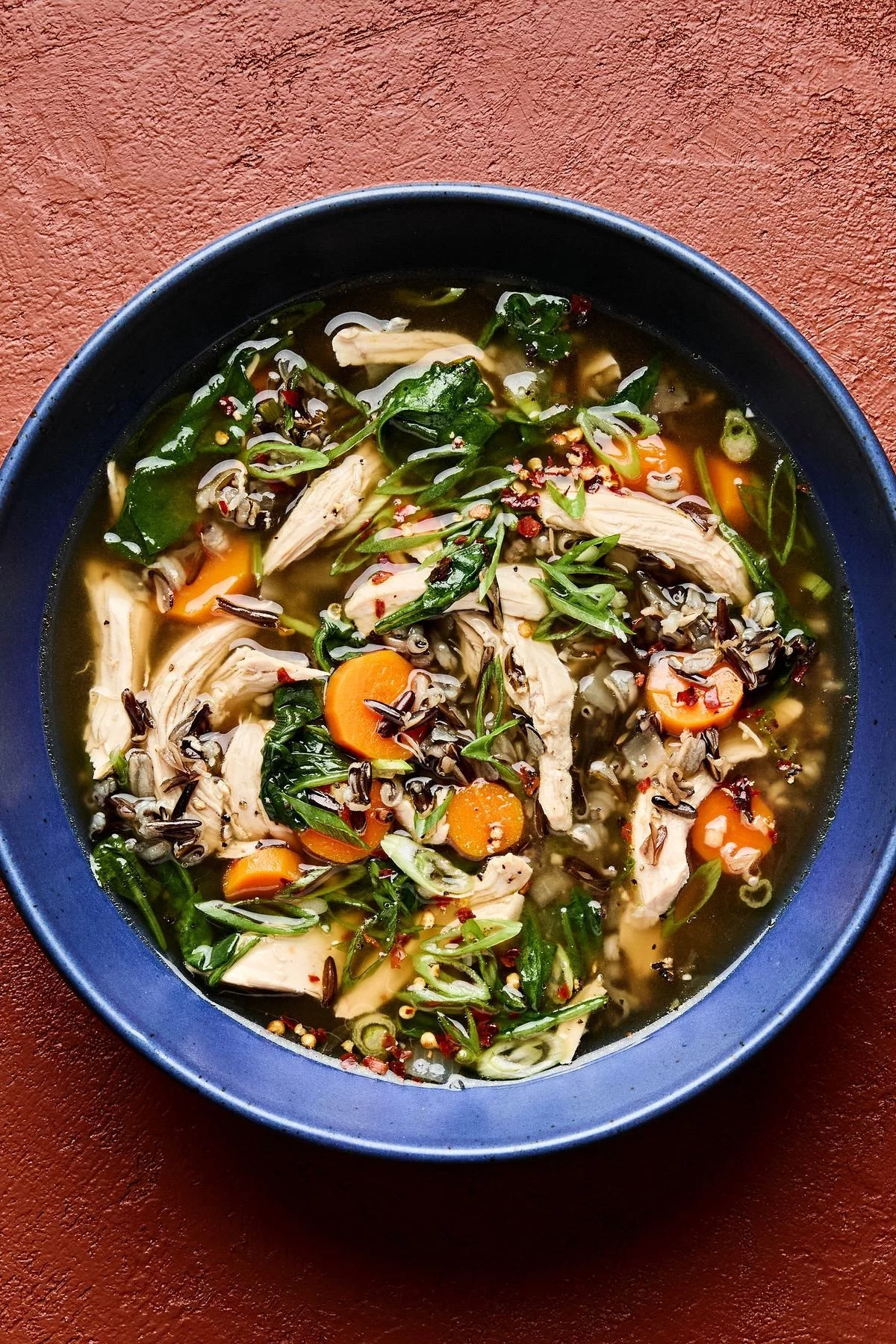 gesunde Suppe miz Hänchenfleisch Bärlach und Karotten 