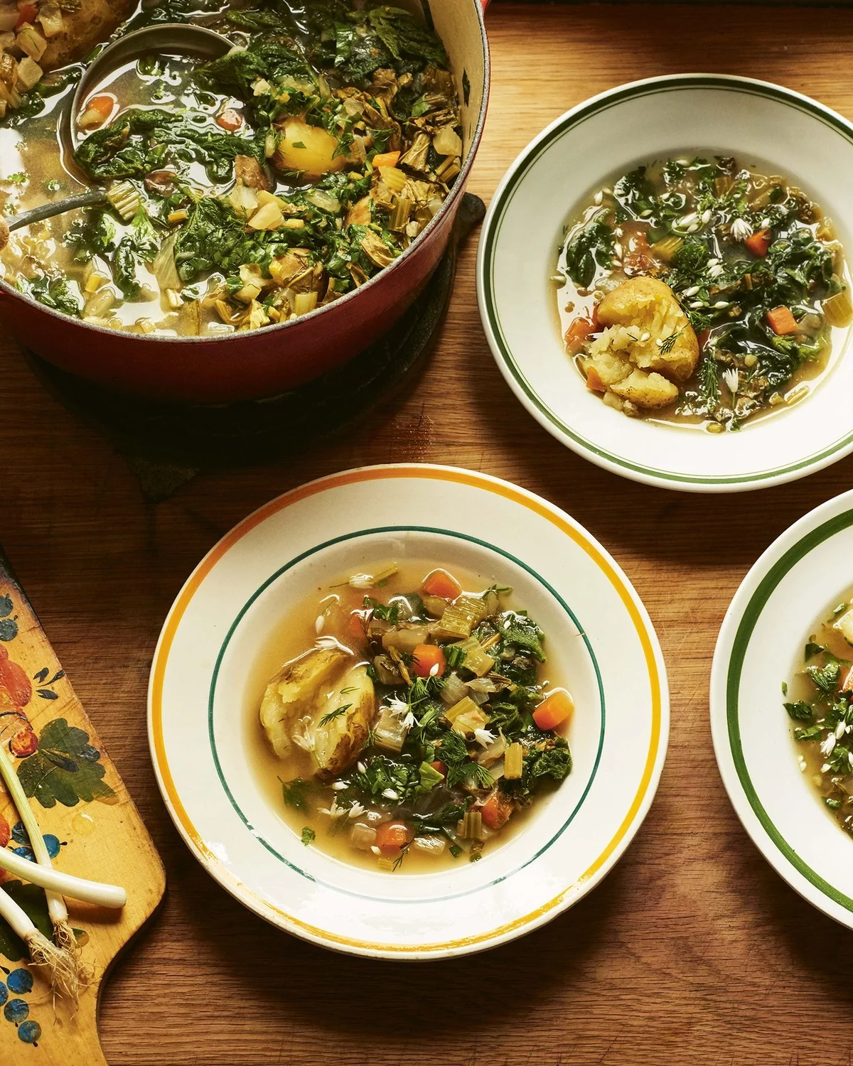  Bärlauchsuppe mit Kartoffeln und Möhren zubereitet 