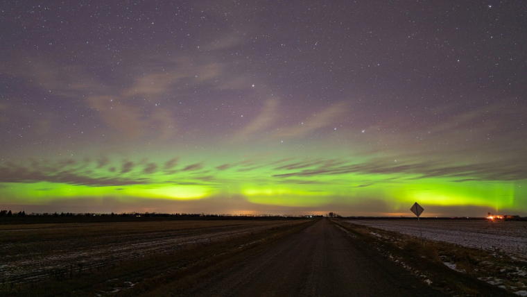 wunderschöne Polarlichter am nordischen Himmel