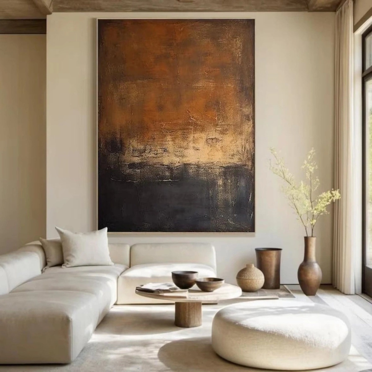 interessantes Wandbild rundet das Wabi sabi Interieur ab