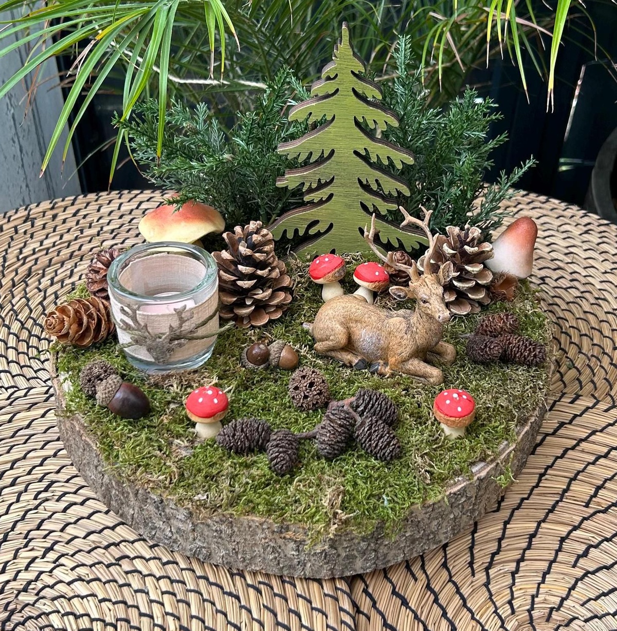 Weihnachtslandschaft auf Holzscheibe selber machen 