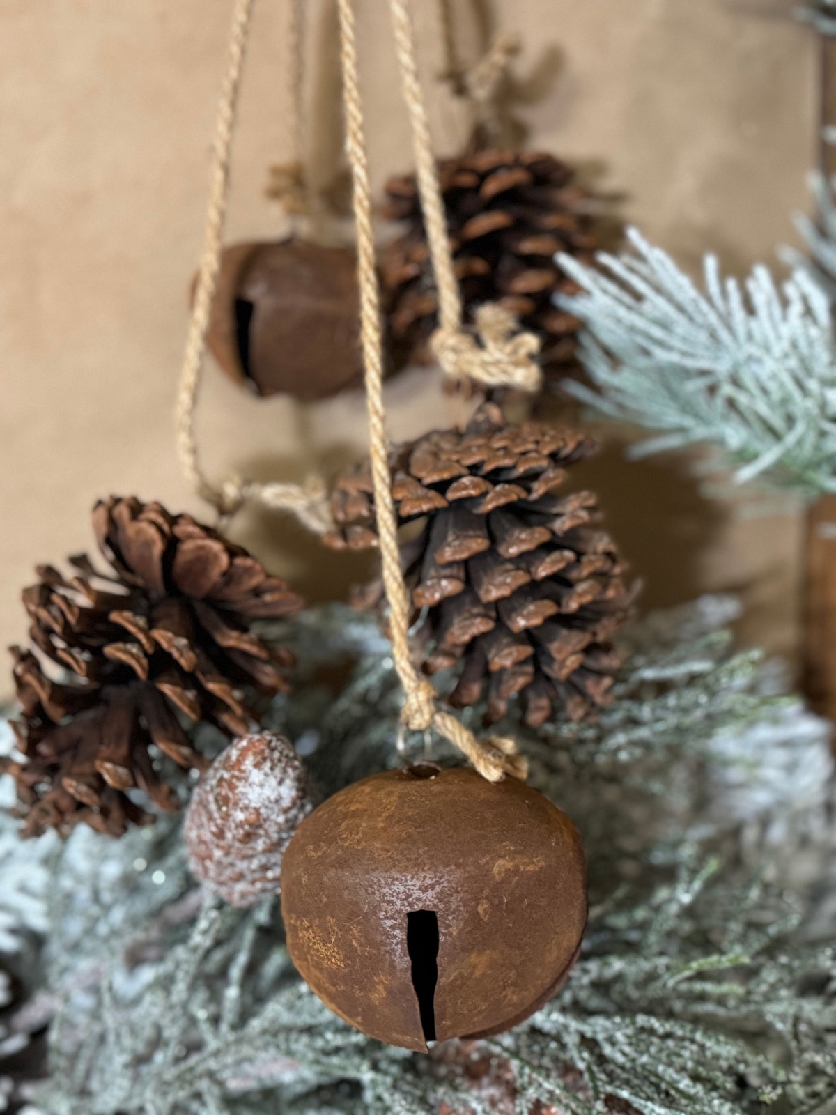 rustikale Weihnachtsdeko für den Christbaum selber machen 