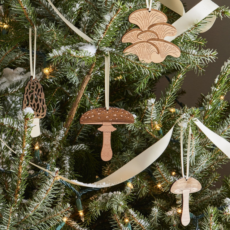 Christbaumanhänger aus Holz