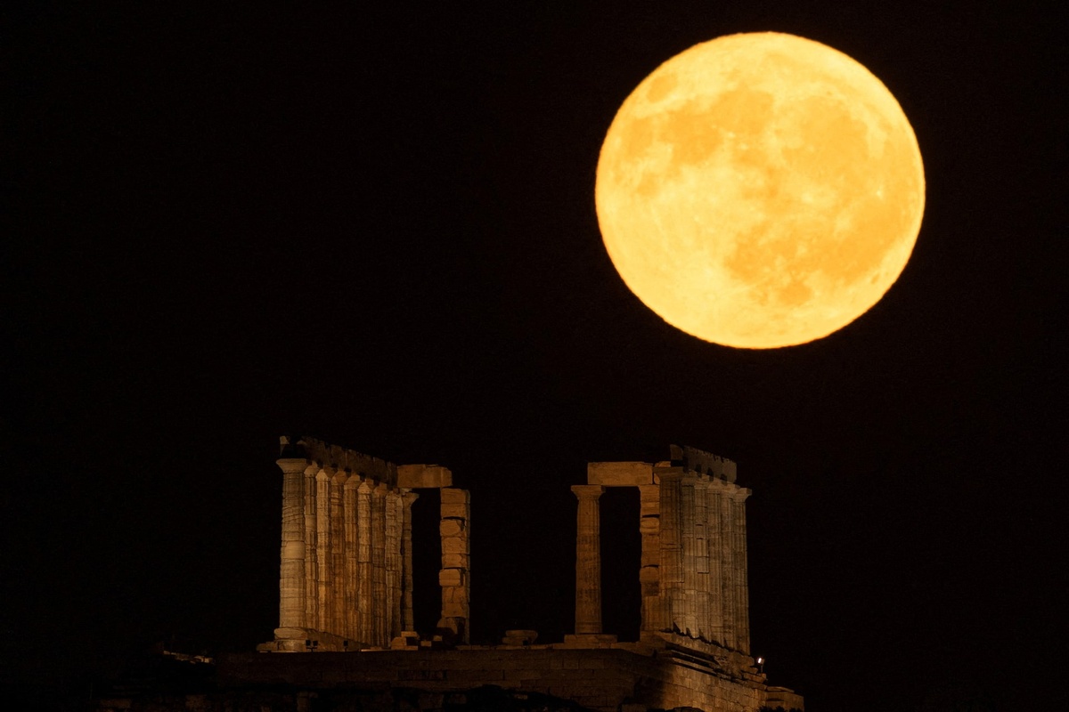 der Supermond im November - der größte Vollmond des Jahres