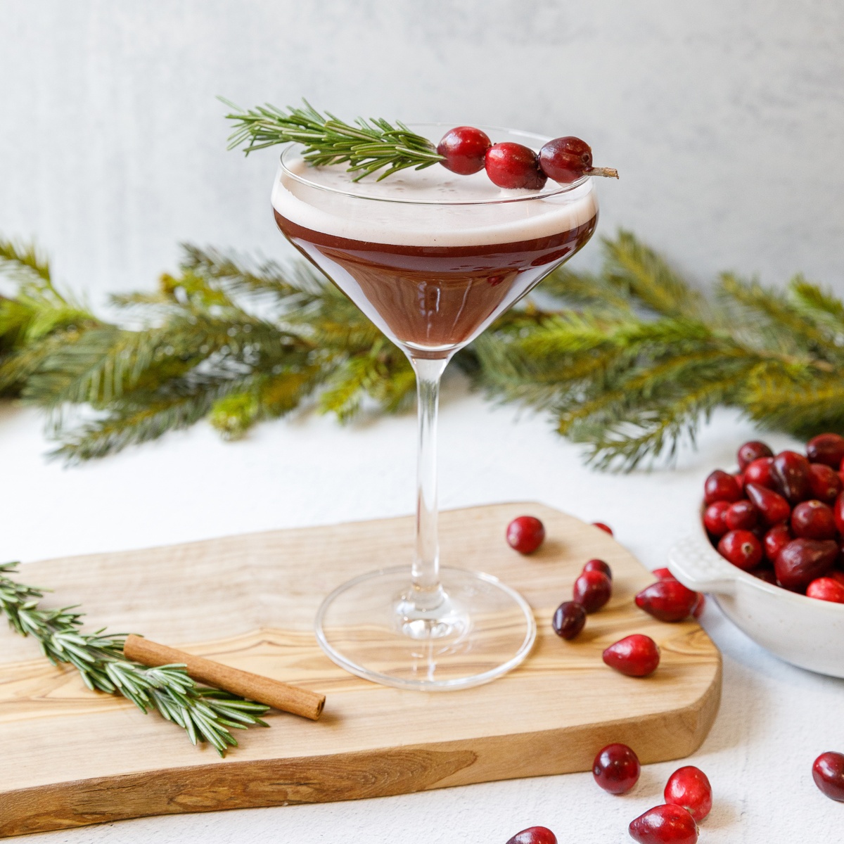 Whisky-Coffee-Cocktail weihnachtlich garniert