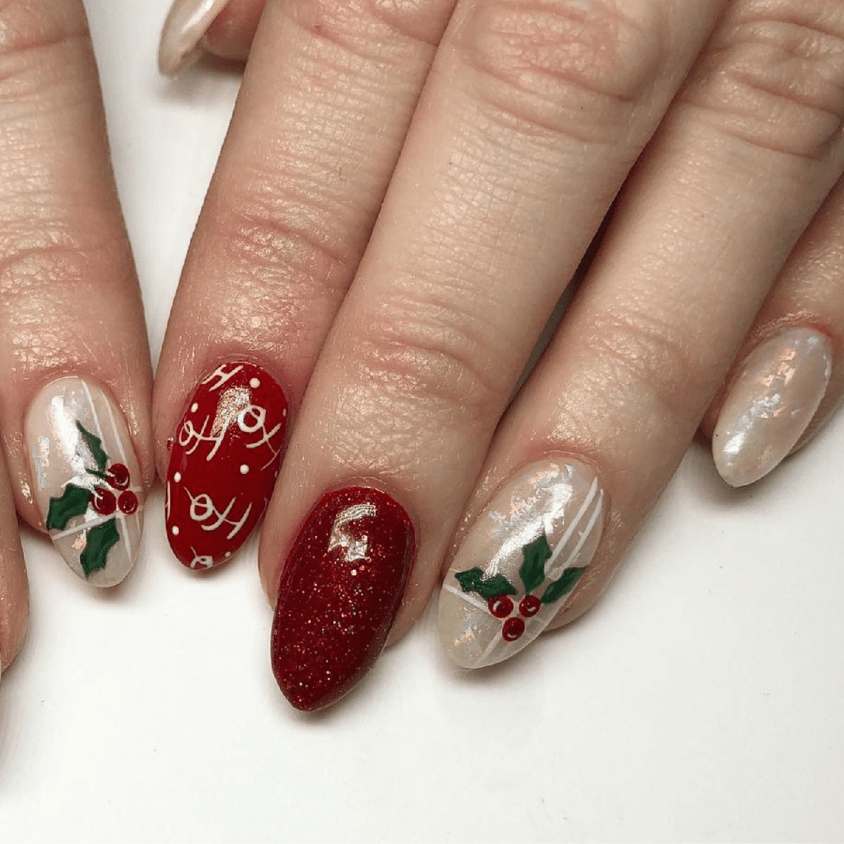 Christmas Nails mit typischen Weihnachtsmotiven 