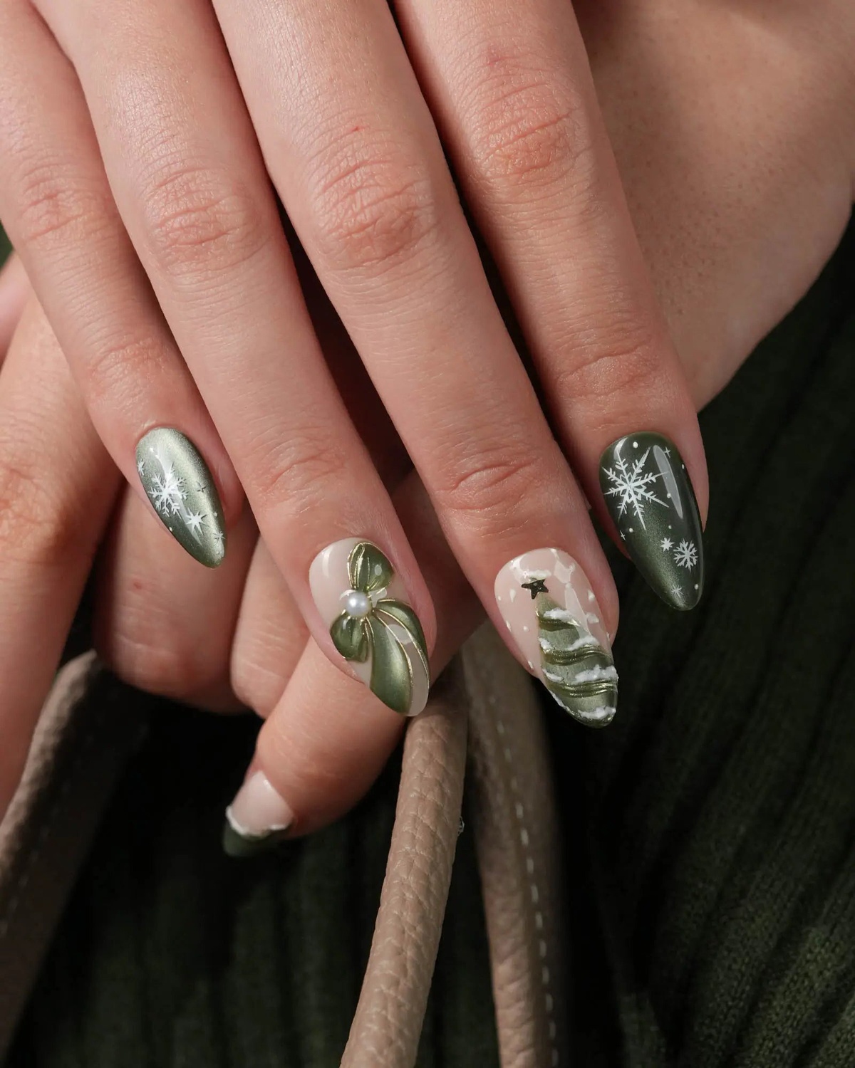 grüne Christmas Nails sind sehr trendy