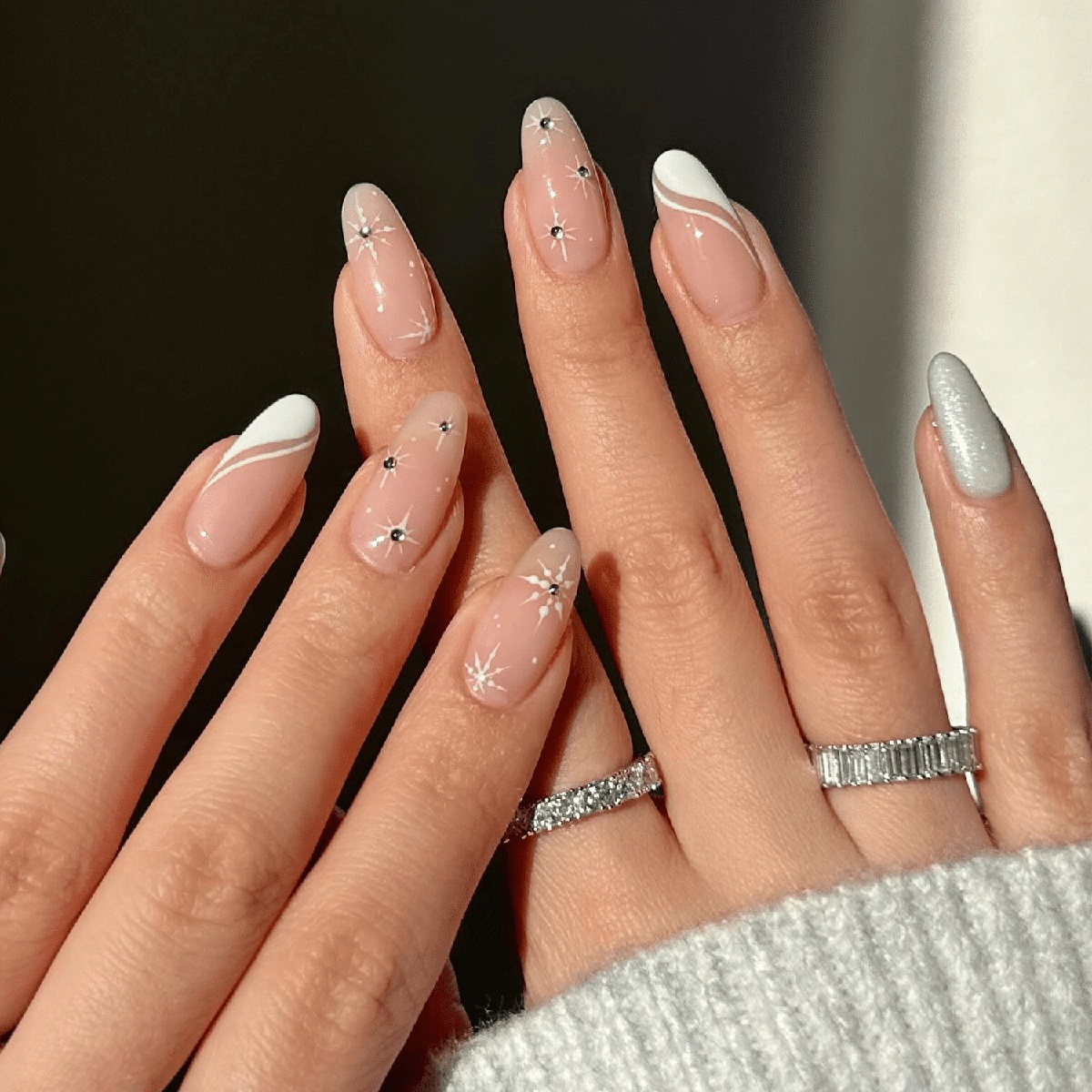 sanfte Farben ergeben wunderbare französische Maniküre