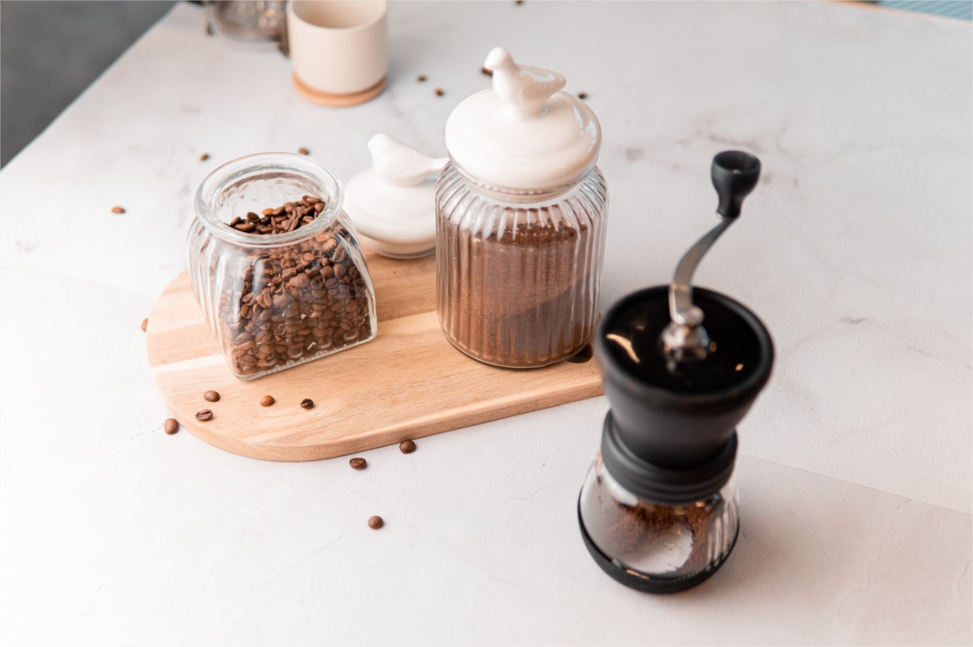 Hario Skerton N Manuelle Kaffeemühle mit Keramikmahlwerk – Schwarz