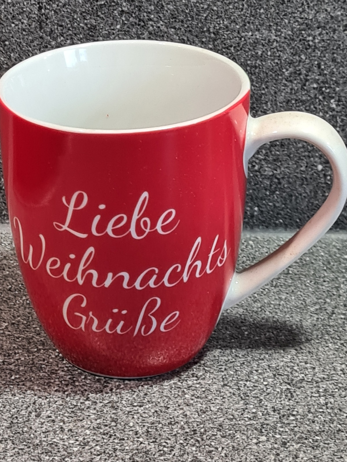 schöner Kaffeebecher als Geschenk zu Weihnachten