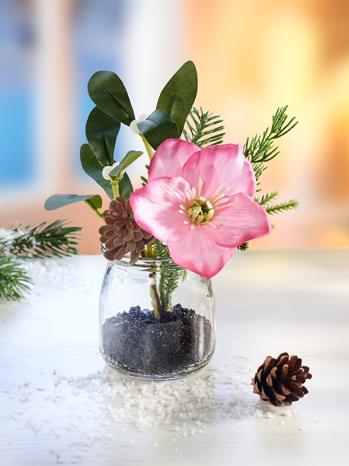 Weihnachtsdeko mit Christrosen - Idee im Glas zum Nachmachen