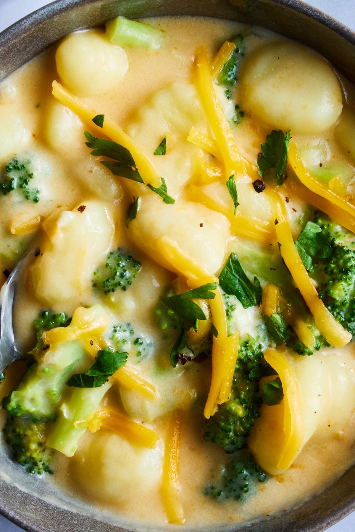 warme Suppe mit Kartoffeln und Lauch