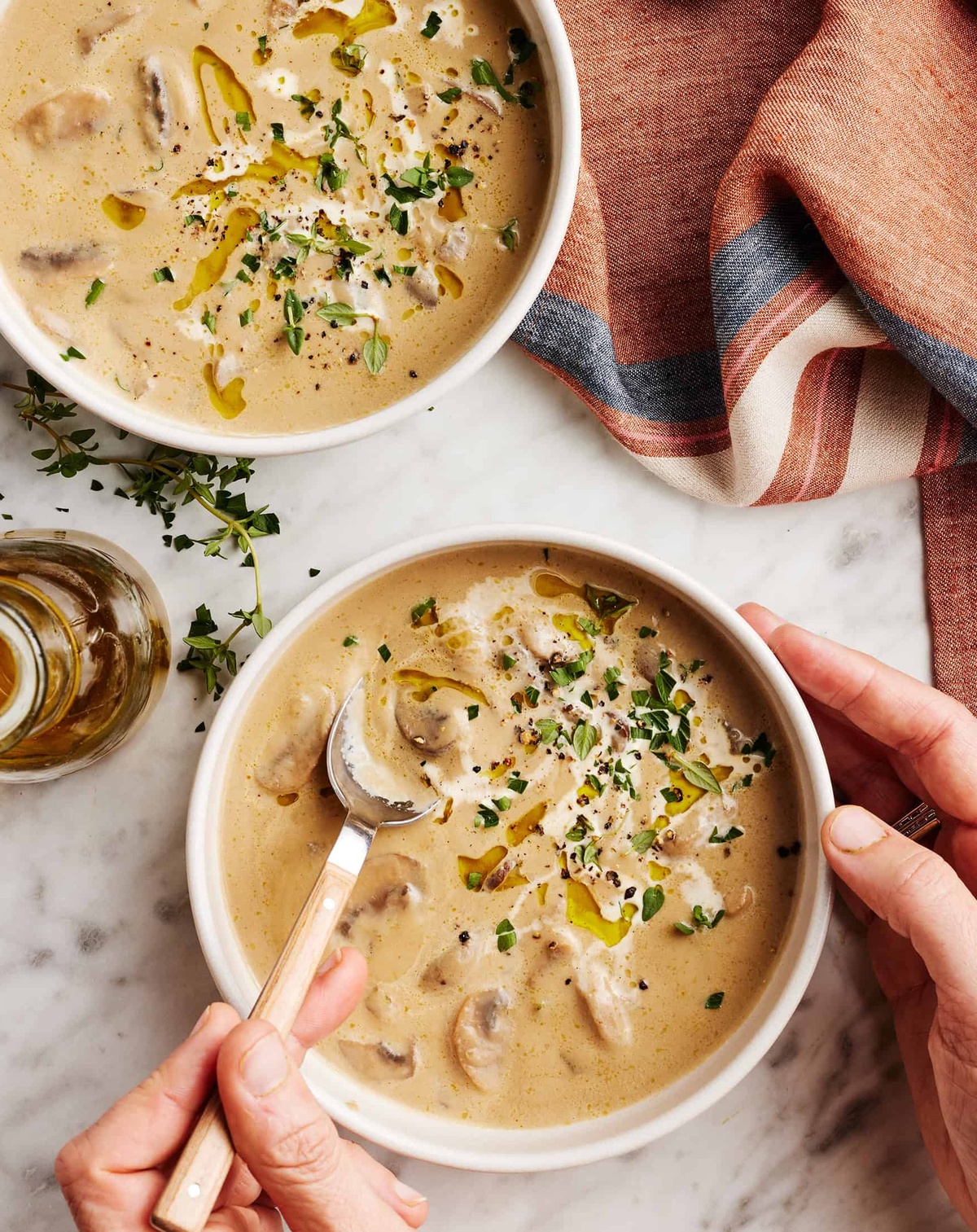 cremige warme Suppe mit Pilzen