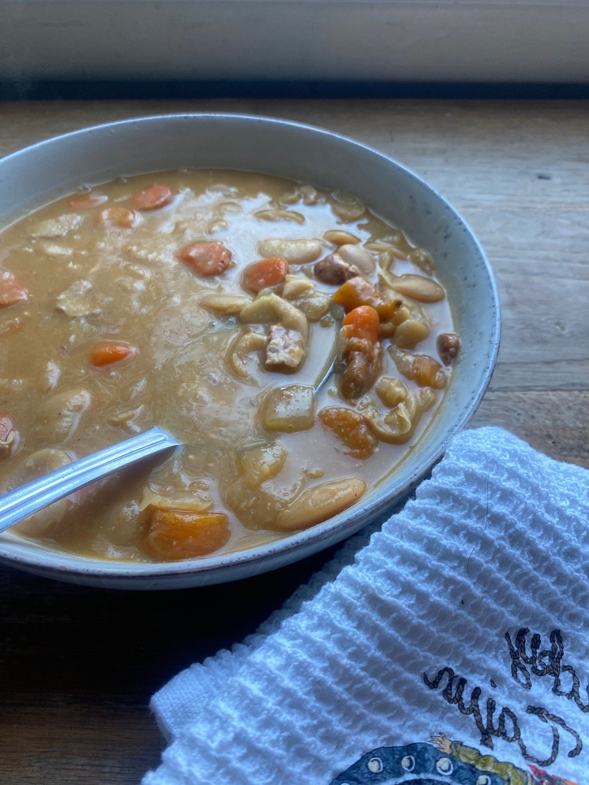 warme Wintersuppe mit Saisongemüse