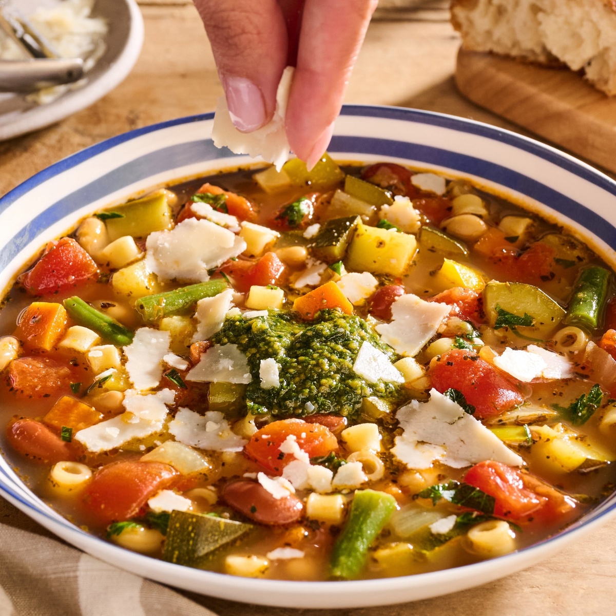 warme Wintersuppen mit Saisongemüse
