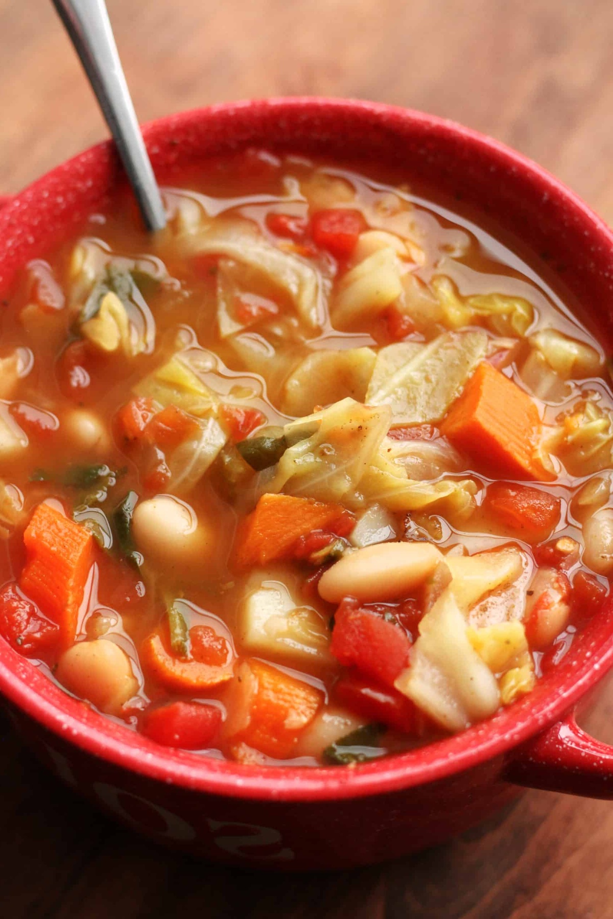 warme Gemüsesuppen mit Bohnen, Möhren und Co.