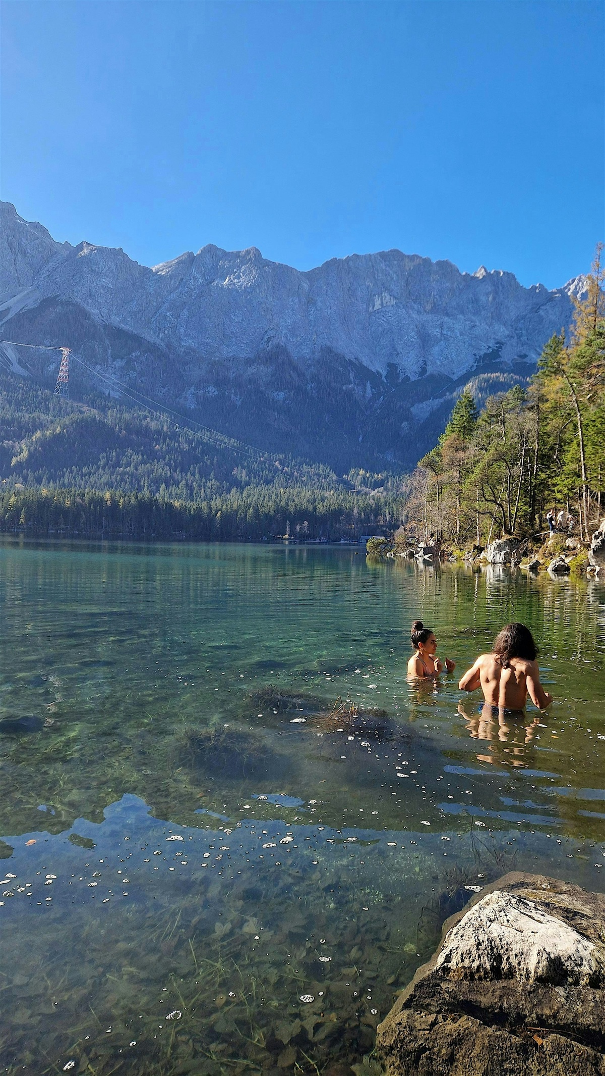 Kaltbaden zu zweit macht Spaß