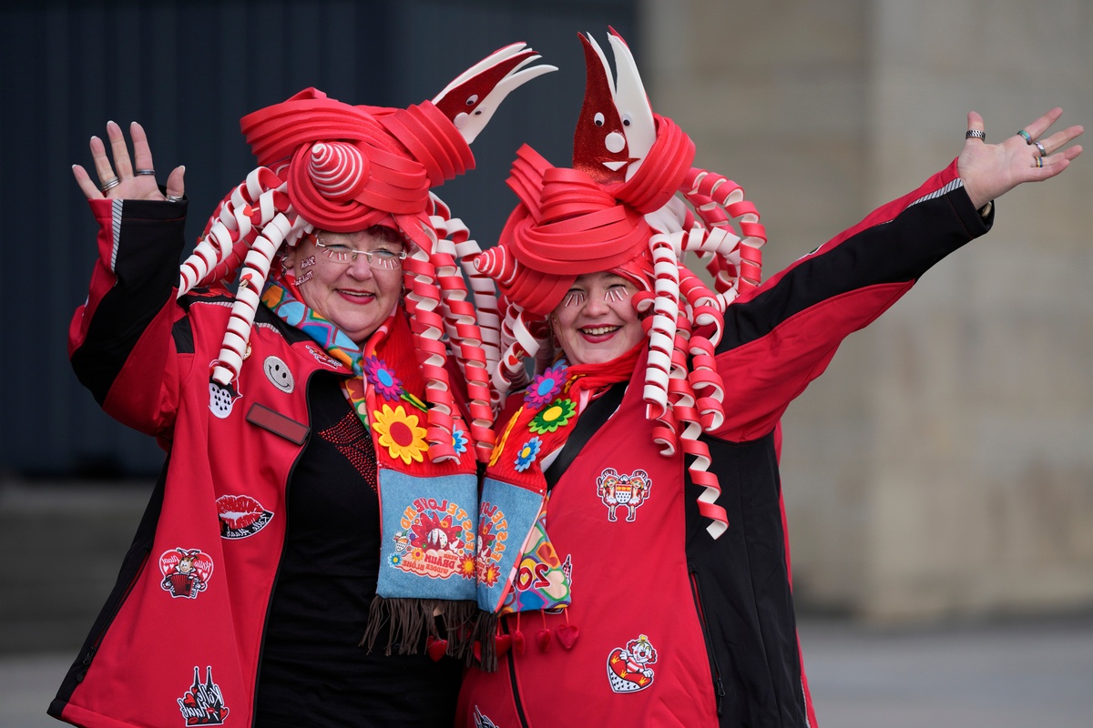 interessante Faschingskostüme in Rot 