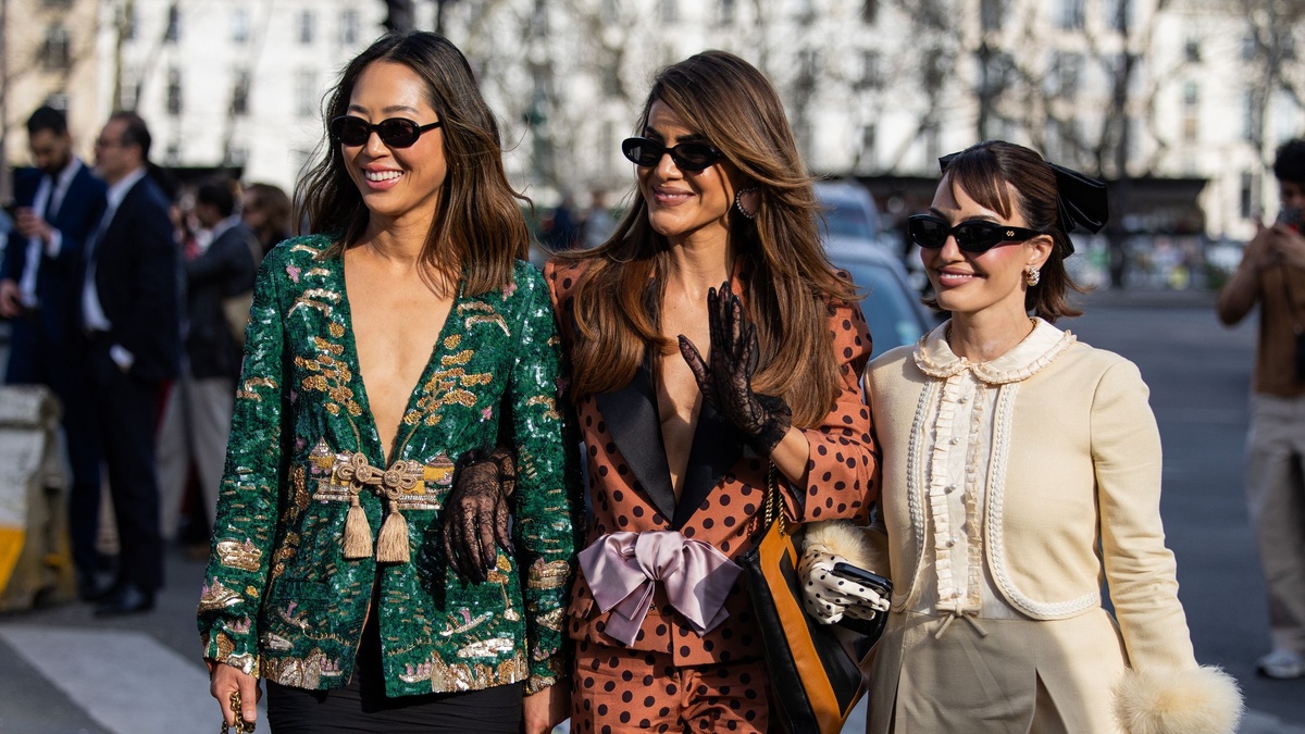 natürliche Farben und Formen, die den femininen Charme betonen 