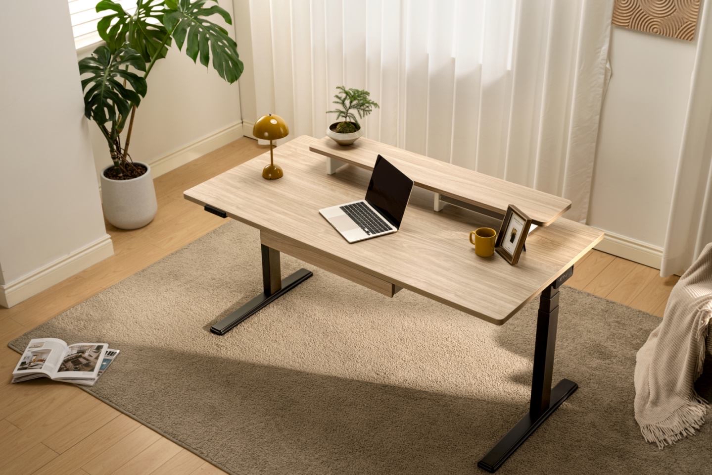 Modell Core3 ist ein sehr eleganter moderner Schreibtisch