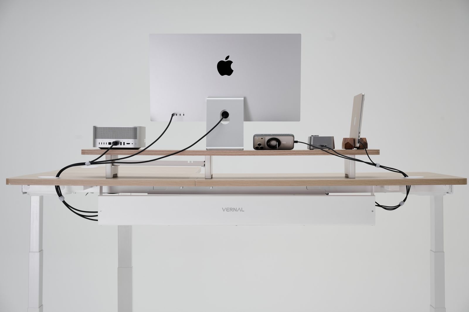 Kabel sind im modernen Homeoffice gut versteckt