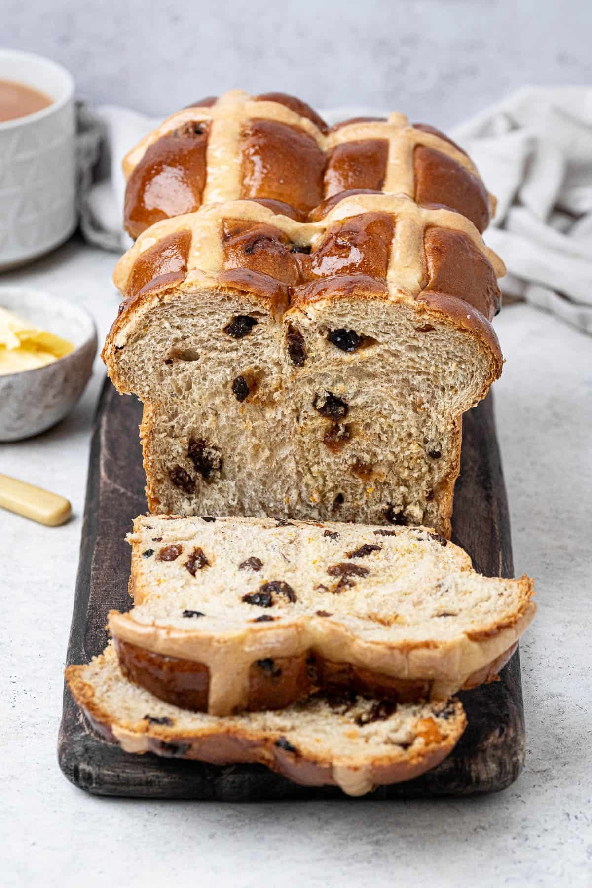 hot cross buns mit Rosinen - traditionelle Ostergerichte 
