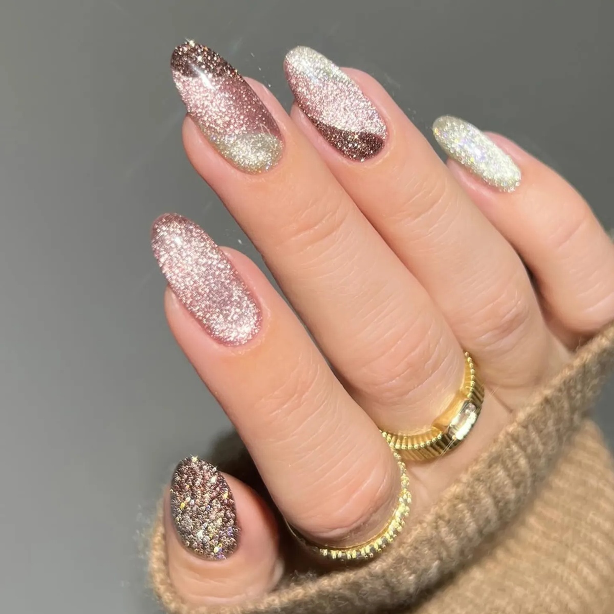 interessante Farbverläufe und viel Glanz auf den Nägeln 2026