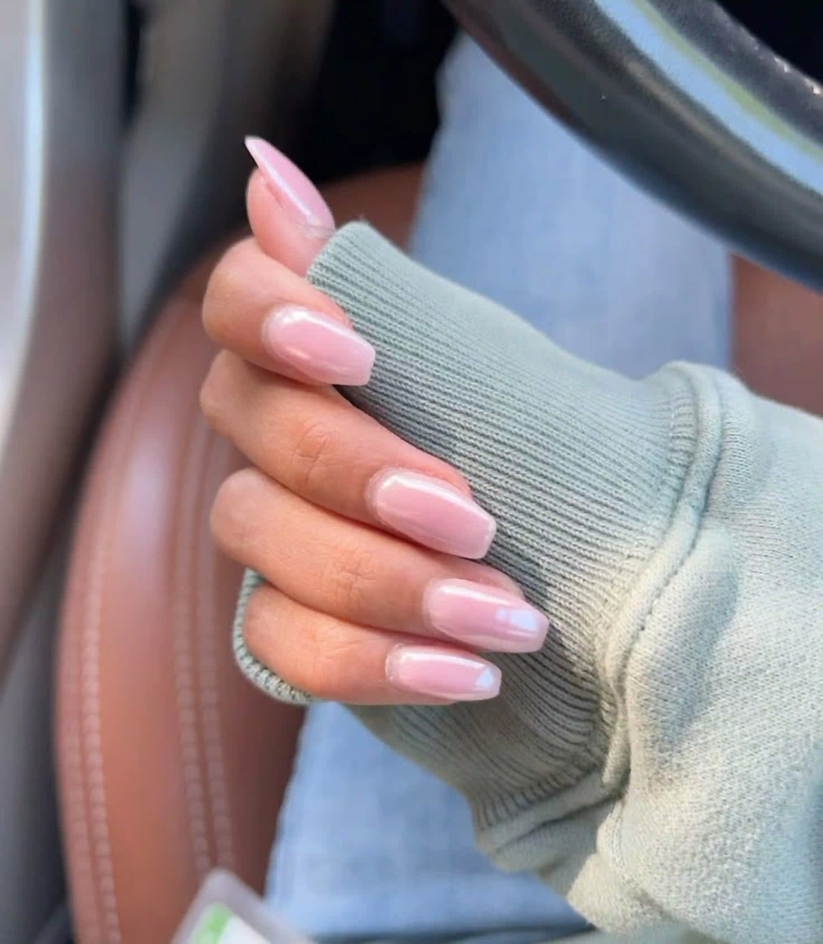 rosa Maniküre 2026 ist extra für Romantiker