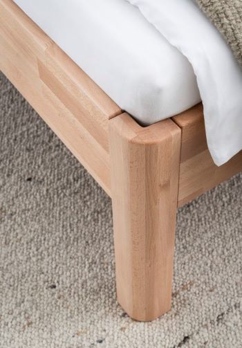 das Holzbett kann man online konfigurieren