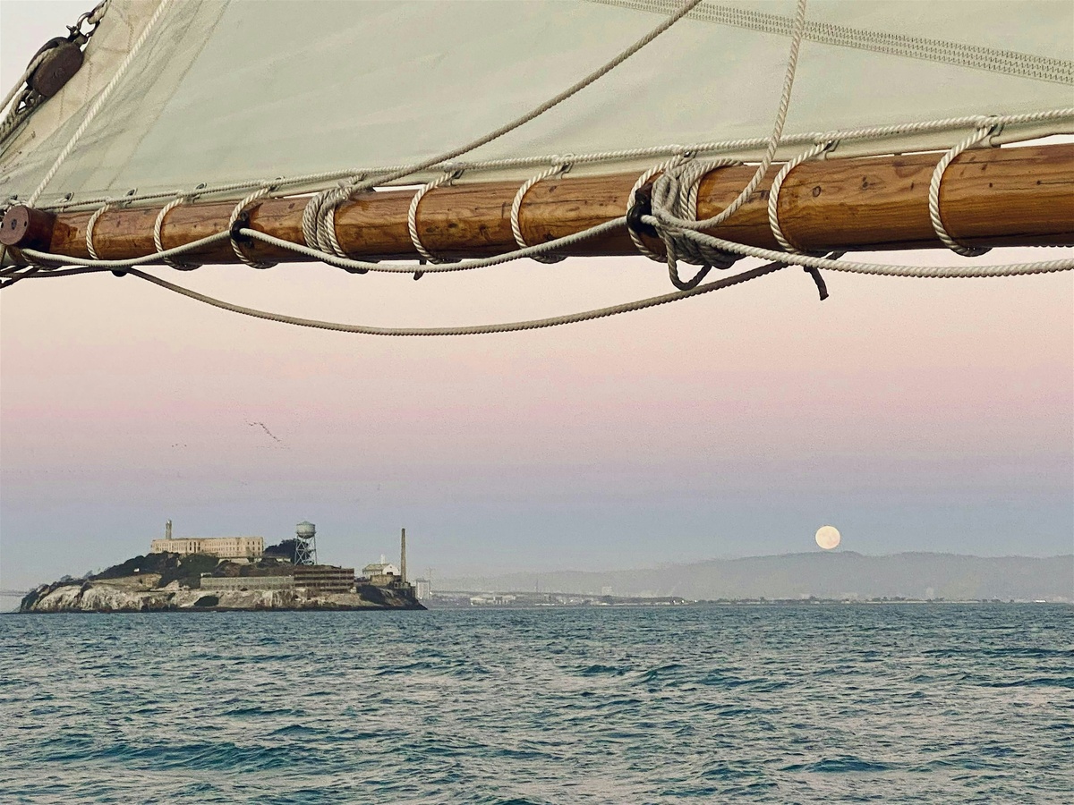 Der Vollmond ist immer romantisch aber auch rätselhaft