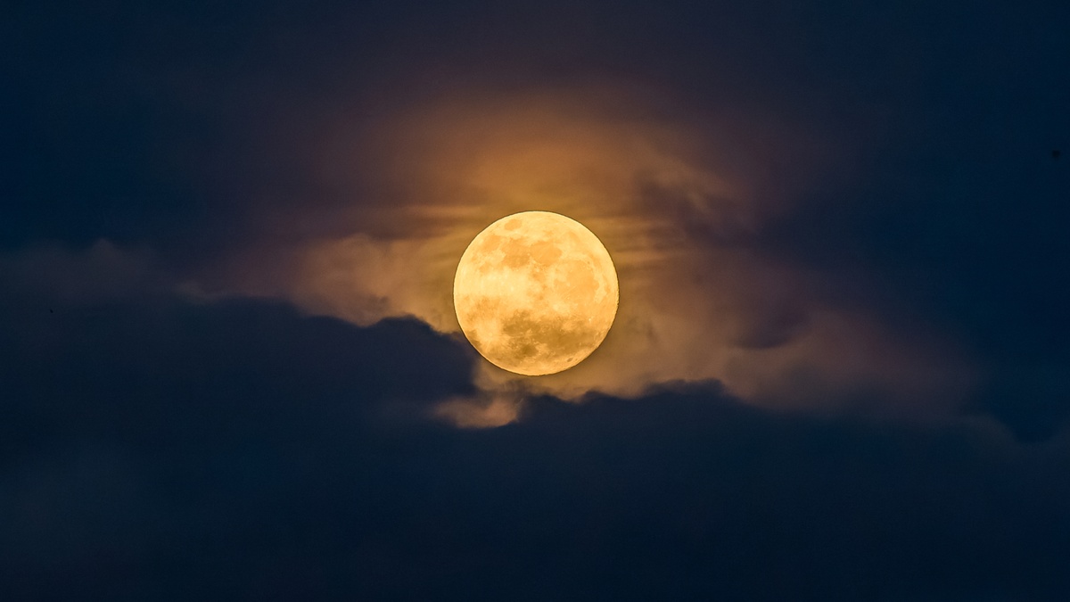 am 1. Mai kommt der Blumenmond in voller Pracht 